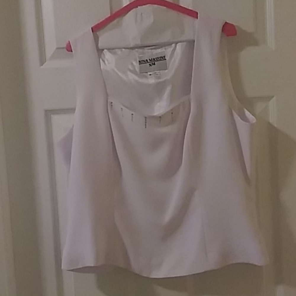 White top with rhymes stone